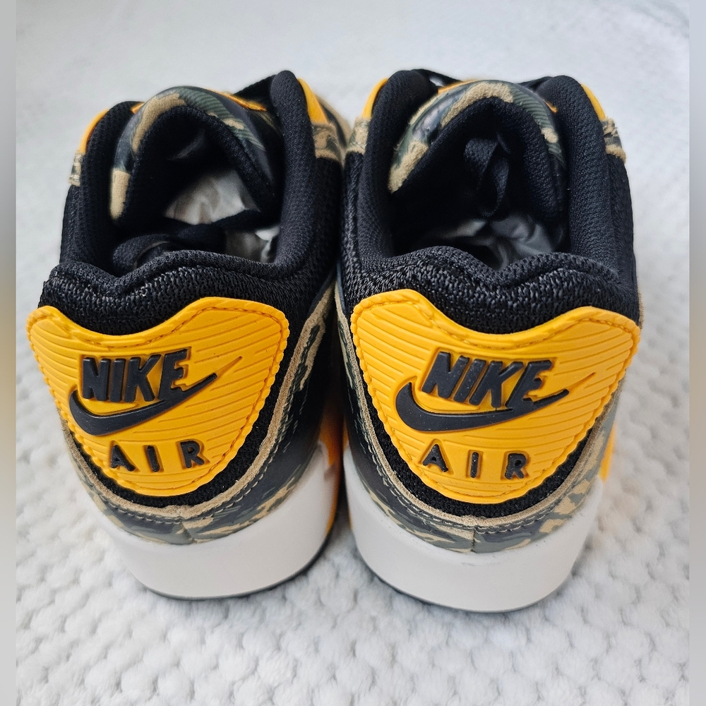 Nike Air Max 90 Premium IF1721-001 Black/University Gold/Parachute Beige Men 8.5 - Picture 9 of 12